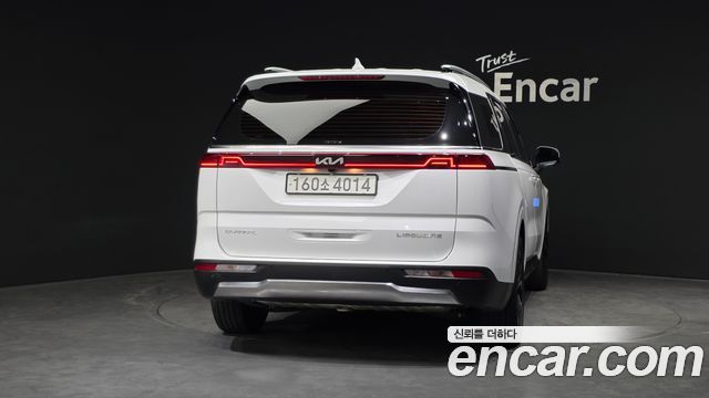 Kia Canival 2023 — photo 4