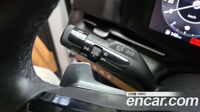 Kia Canival 2023 — photo 21