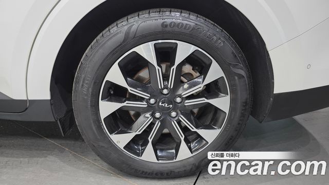 Kia Canival 2023 — photo 7