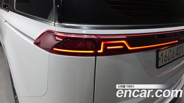 Kia Canival 2023 — photo 9