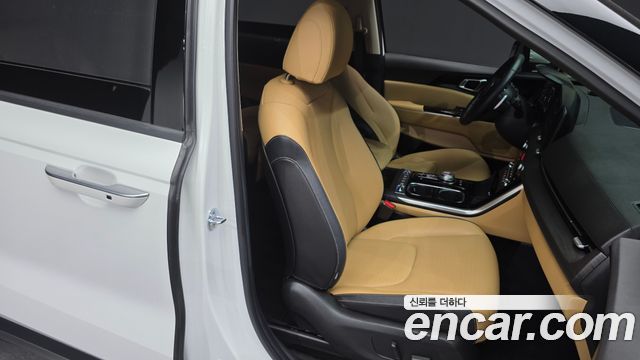 Kia Canival 2023 — photo 16
