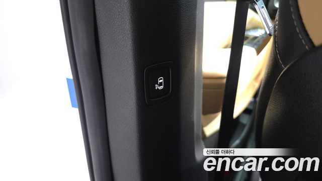 Kia Canival 2023 — photo 28