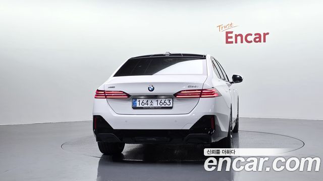 BMW 5-Series 2025 — photo 4