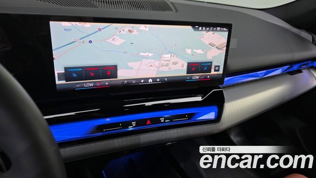 BMW 5-Series 2025 — photo 20