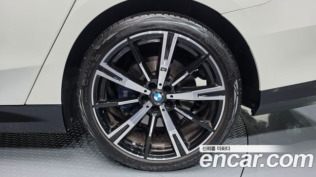 BMW 5-Series 2025 — photo 7