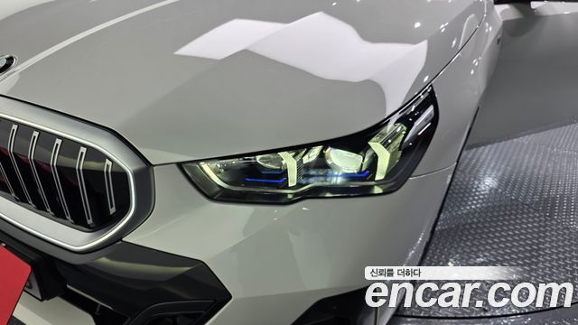 BMW 5-Series 2025 — photo 8