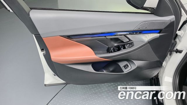 BMW 5-Series 2025 — photo 14