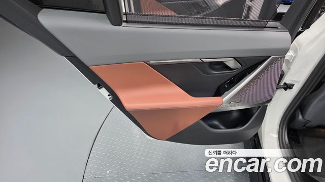 BMW 5-Series 2025 — photo 15