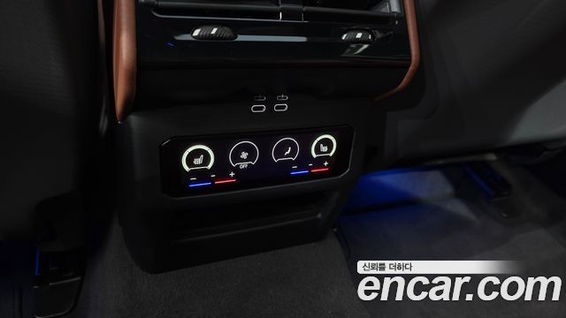 BMW 5-Series 2025 — photo 30