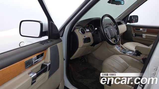 Land Rover Discovery 2013 — photo 10