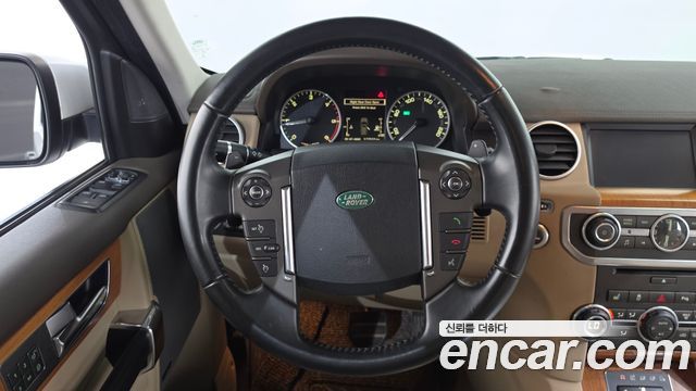 Land Rover Discovery 2013 — photo 13