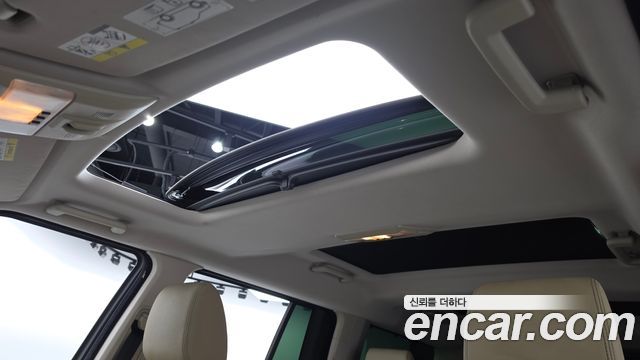 Land Rover Discovery 2013 — photo 18
