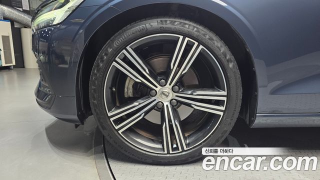 Volvo S60 2021 — photo 5