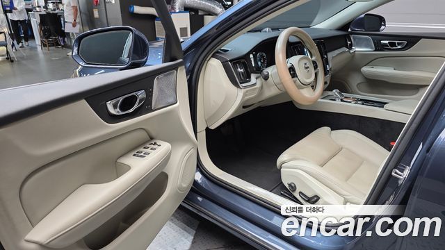 Volvo S60 2021 — photo 13