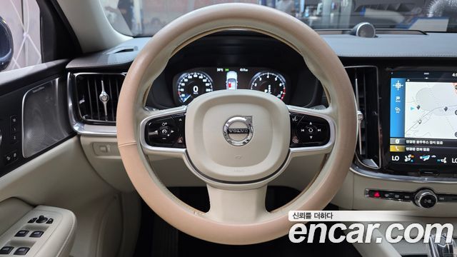 Volvo S60 2021 — photo 19