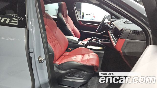 Porsche Cayenne 2024 — photo 18