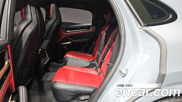 Porsche Cayenne 2024 — photo 16