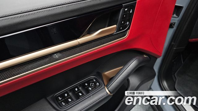 Porsche Cayenne 2024 — photo 28