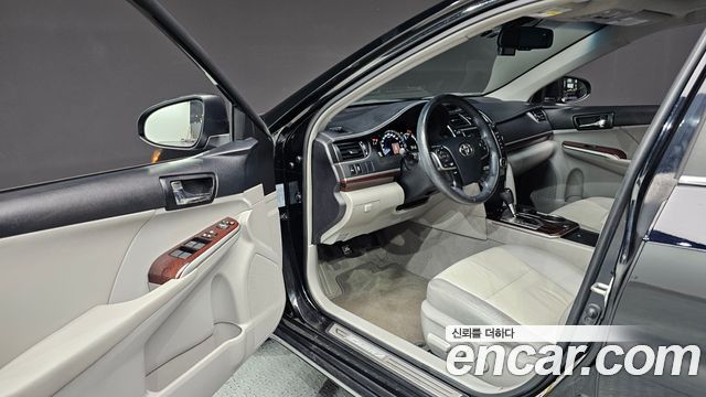 Toyota Camry 2012 — photo 10