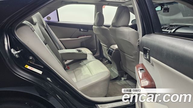 Toyota Camry 2012 — photo 11