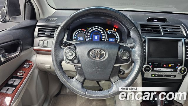 Toyota Camry 2012 — photo 12