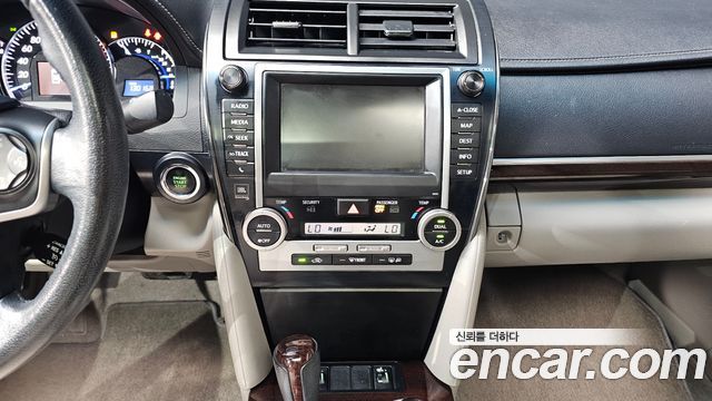 Toyota Camry 2012 — photo 13