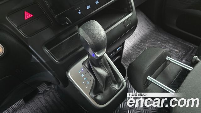 Hyundai Staria 2022 — photo 9