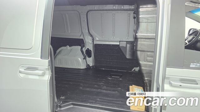 Hyundai Staria 2022 — photo 11