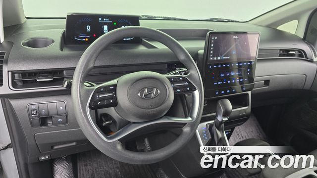 Hyundai Staria 2022 — photo 13