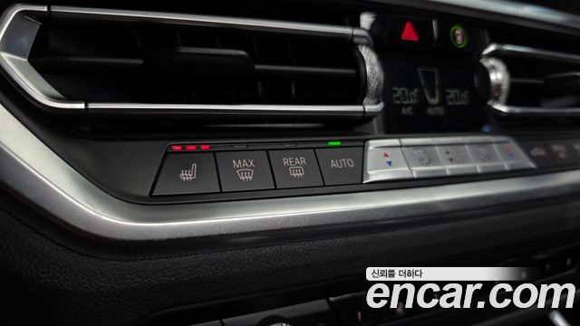 BMW 3-Series 2021 — photo 12
