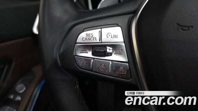 BMW 3-Series 2021 — photo 22