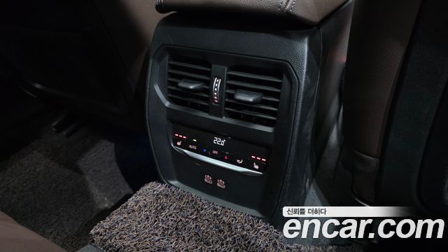 BMW 3-Series 2021 — photo 32