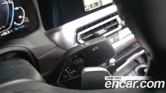 BMW 3-Series 2021 — photo 34