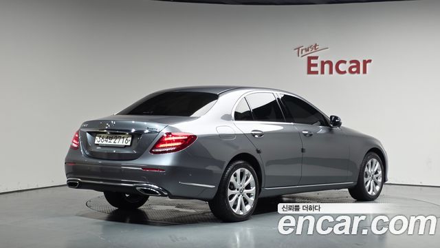 Mercedes-Benz E-Class 2020 — photo 2