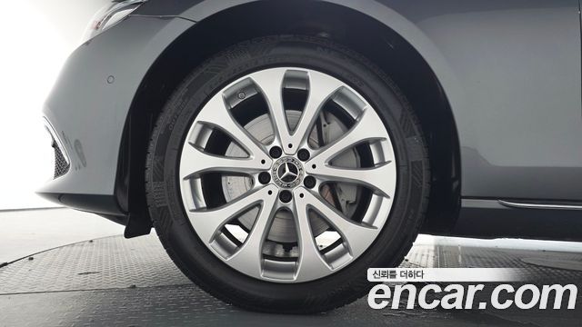Mercedes-Benz E-Class 2020 — photo 5