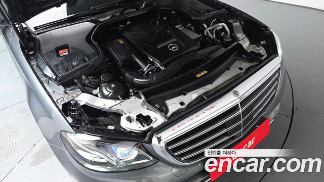 Mercedes-Benz E-Class 2020 — photo 6
