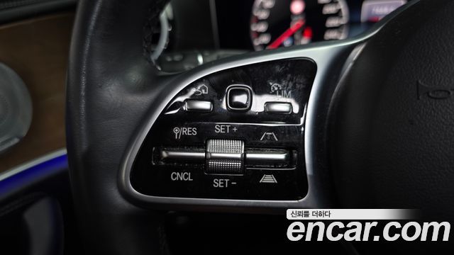 Mercedes-Benz E-Class 2020 — photo 22