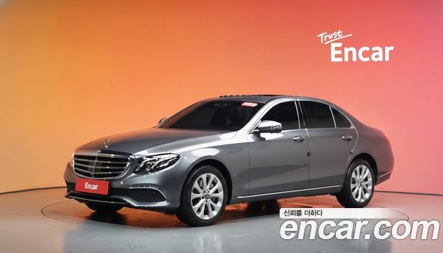 Mercedes-Benz E-Class 2020 — photo 1