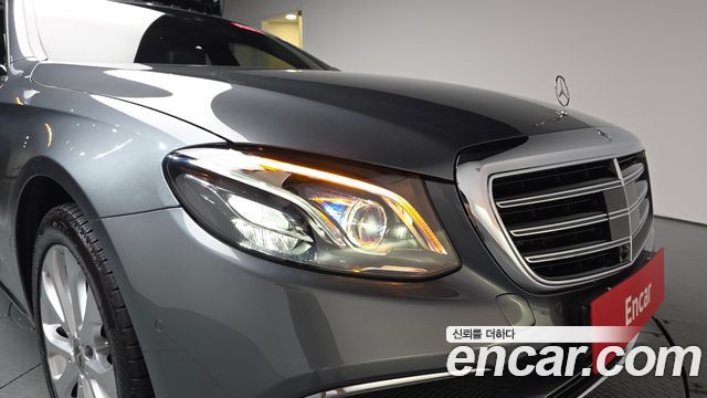 Mercedes-Benz E-Class 2020 — photo 8