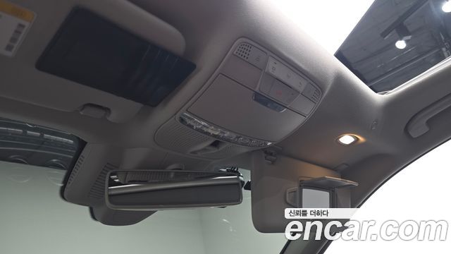 Mercedes-Benz E-Class 2020 — photo 27