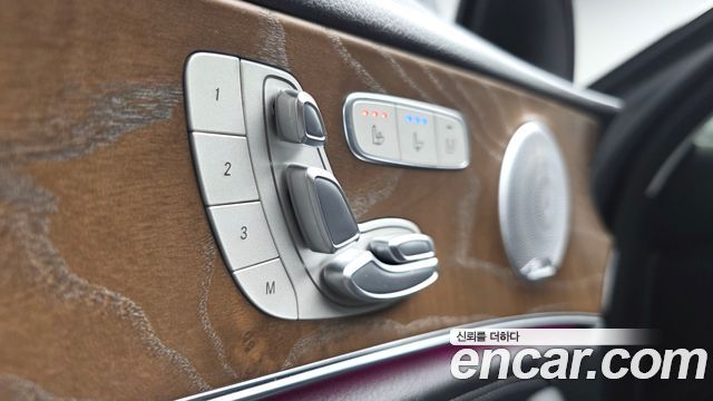 Mercedes-Benz E-Class 2020 — photo 28