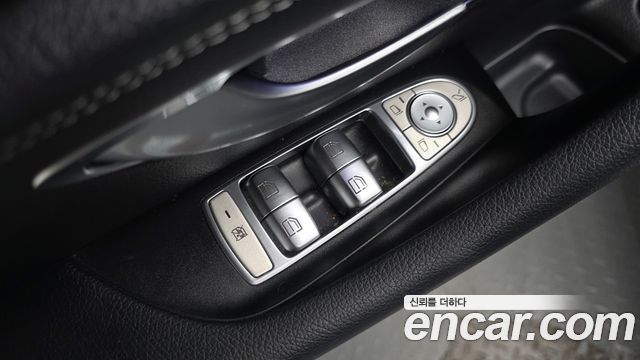 Mercedes-Benz E-Class 2020 — photo 29