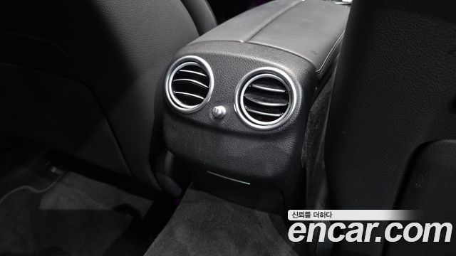 Mercedes-Benz E-Class 2020 — photo 30