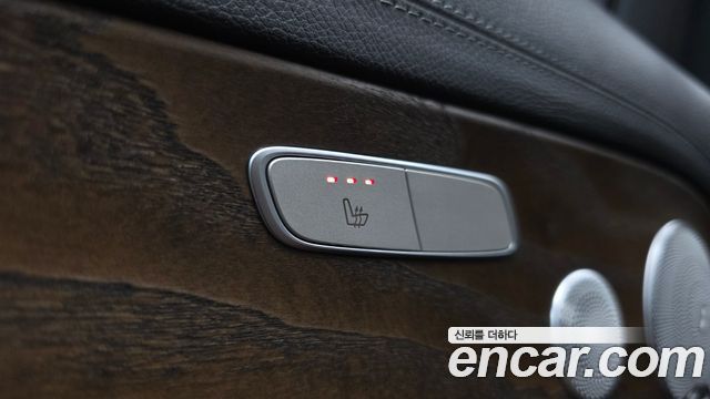 Mercedes-Benz E-Class 2020 — photo 32