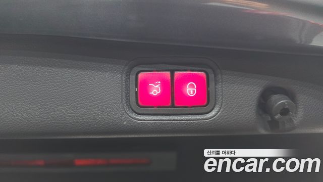 Mercedes-Benz E-Class 2020 — photo 33