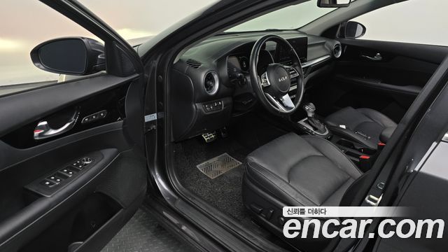 Kia K3 2024 — photo 13
