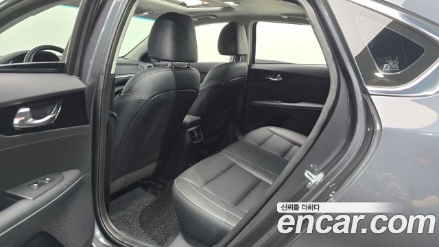 Kia K3 2024 — photo 17