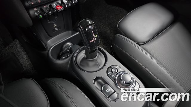 Mini Cooper 2022 — photo 12