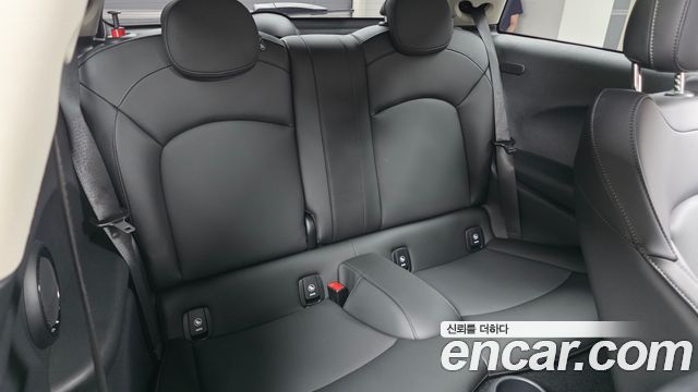 Mini Cooper 2022 — photo 17