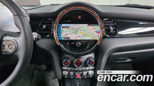 Mini Cooper 2022 — photo 19